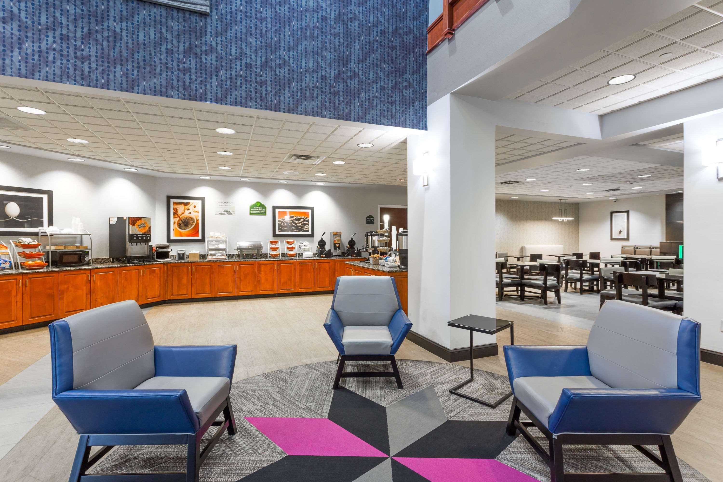 Wingate By Wyndham Chesapeake Hotell Exteriör bild
