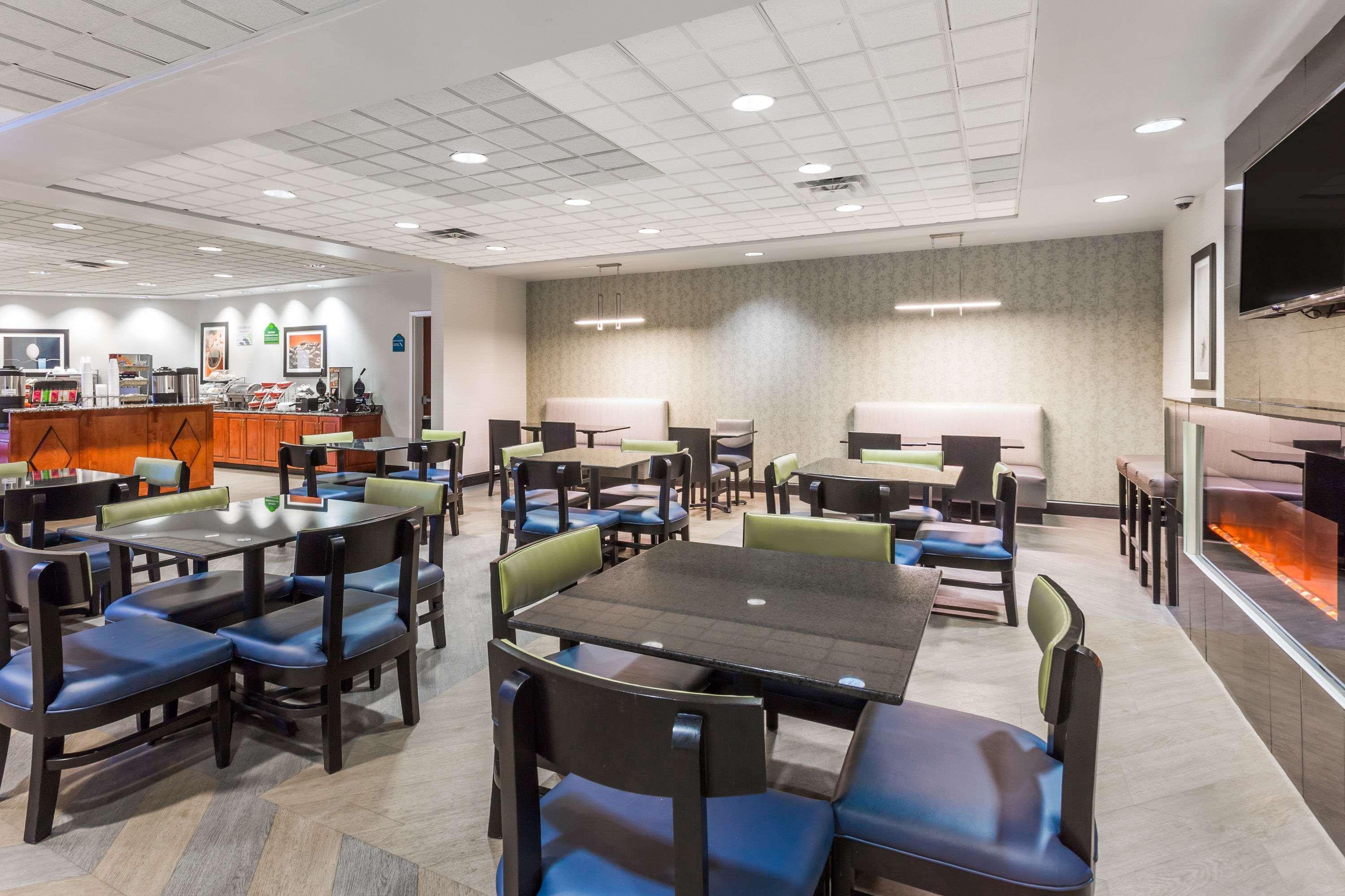 Wingate By Wyndham Chesapeake Hotell Exteriör bild