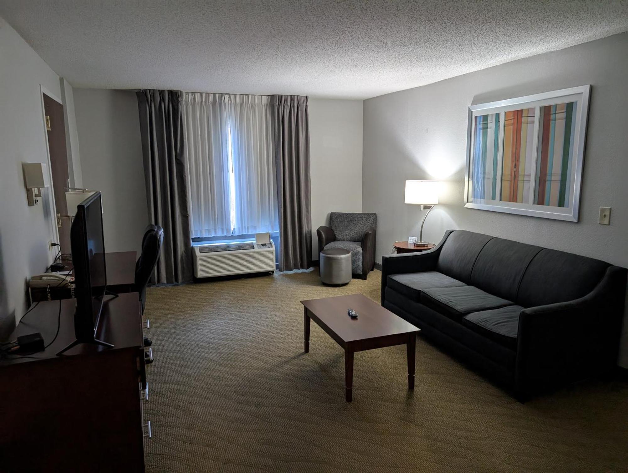 Wingate By Wyndham Chesapeake Hotell Exteriör bild