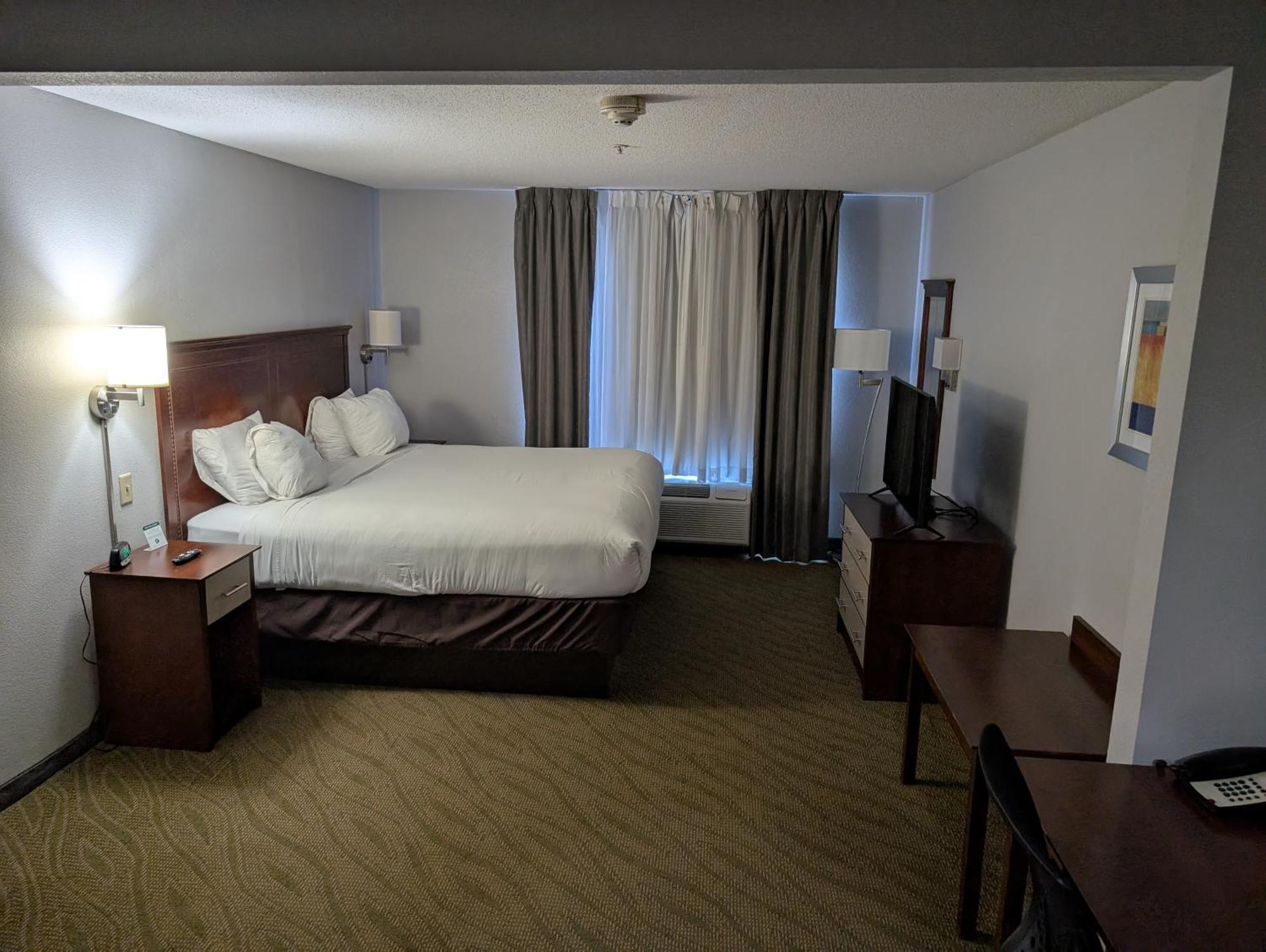 Wingate By Wyndham Chesapeake Hotell Exteriör bild