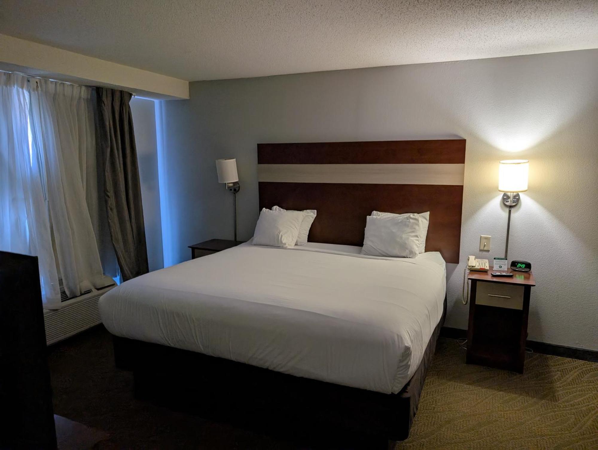 Wingate By Wyndham Chesapeake Hotell Exteriör bild