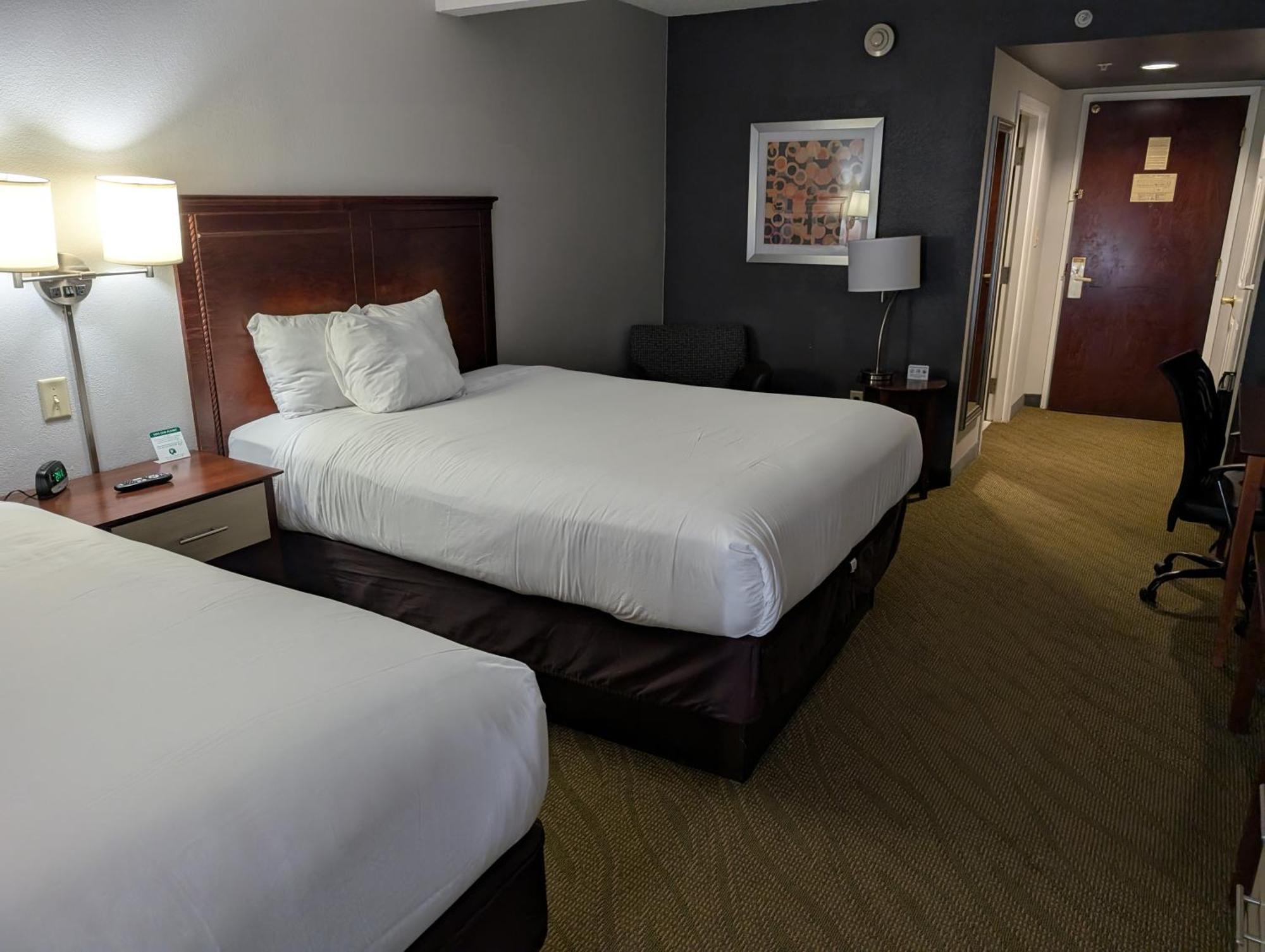 Wingate By Wyndham Chesapeake Hotell Exteriör bild