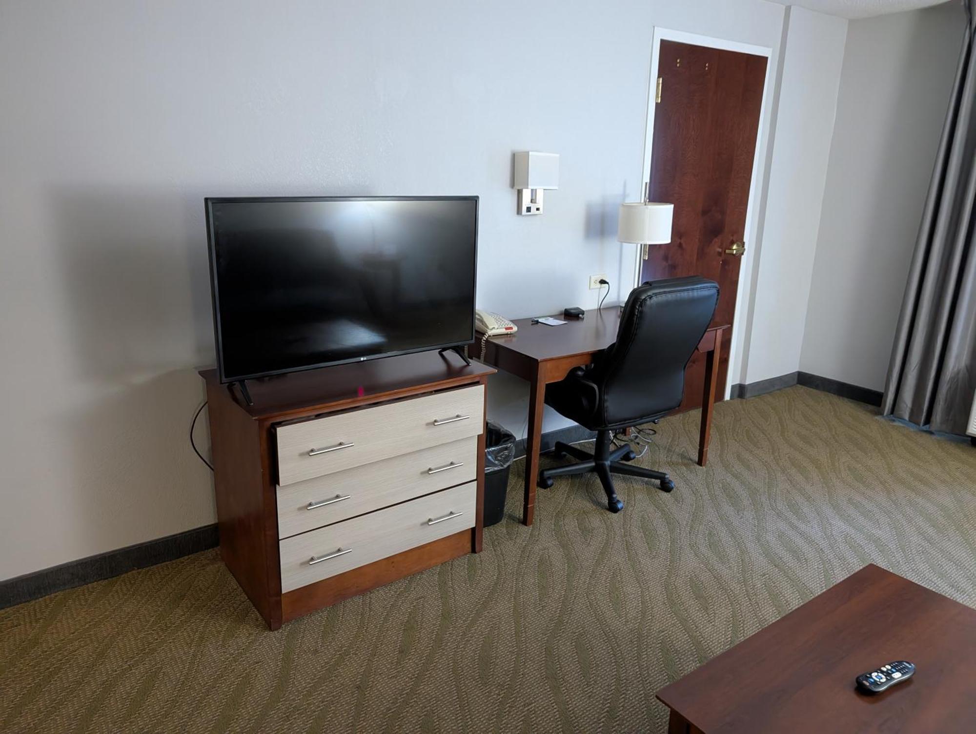 Wingate By Wyndham Chesapeake Hotell Exteriör bild