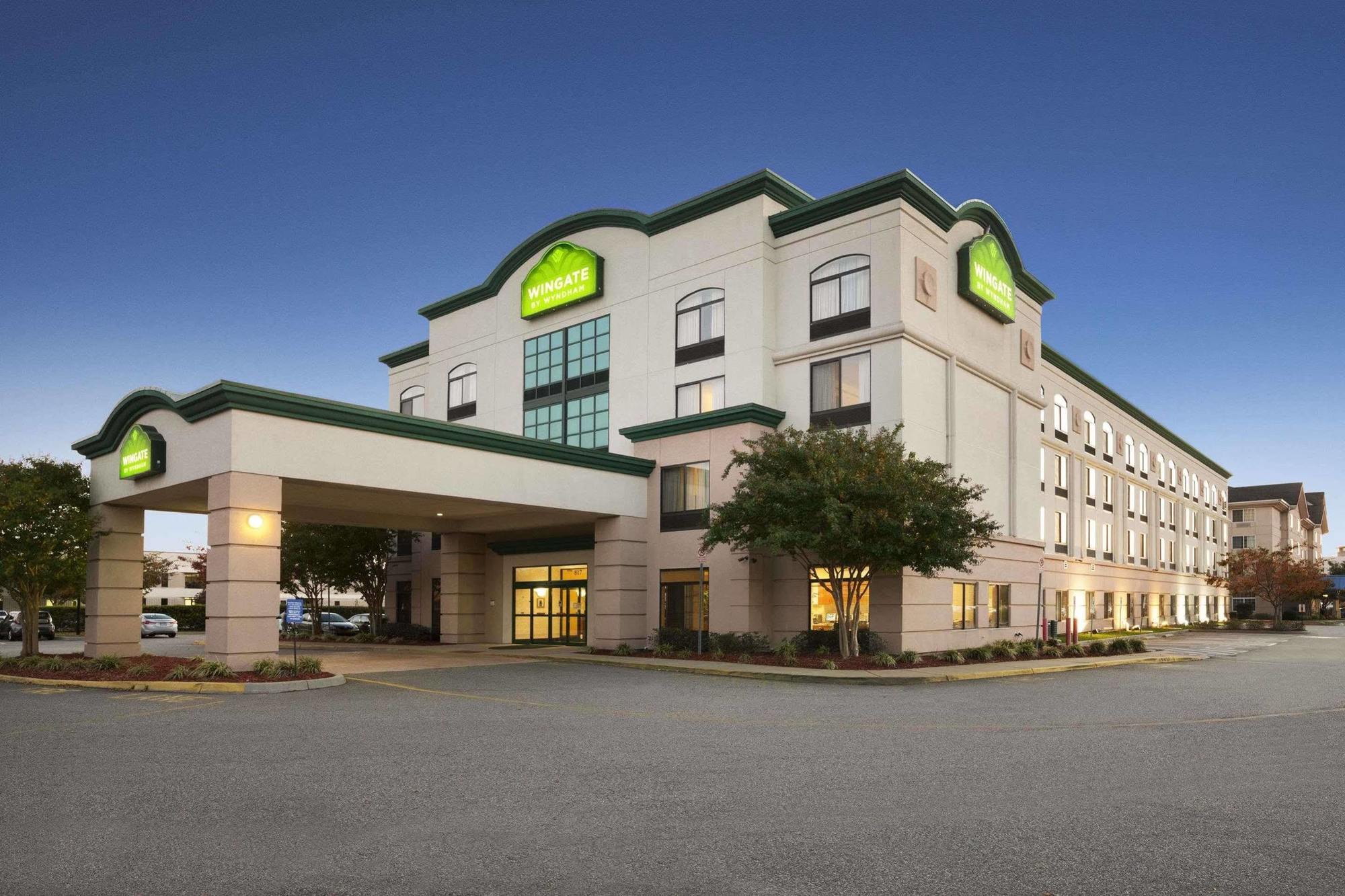 Wingate By Wyndham Chesapeake Hotell Exteriör bild